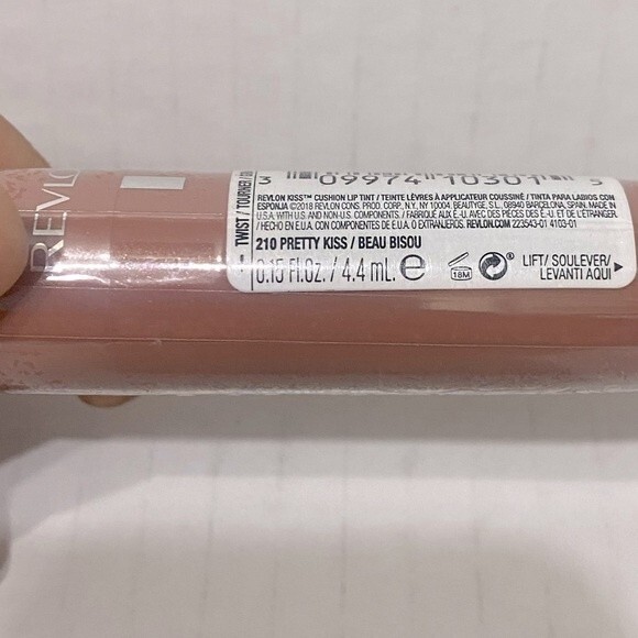 Revlon Kiss Cushion Lip Tint-Pretty Kiss - Picture 4 of 4